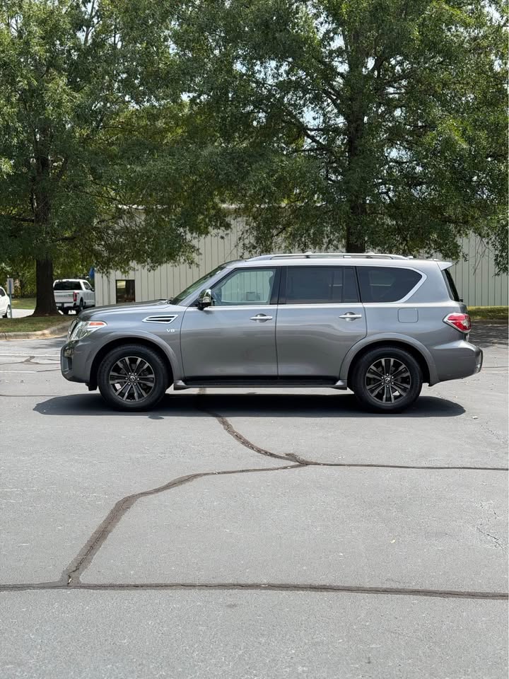 2019 Nissan Armada Platinum photo 4
