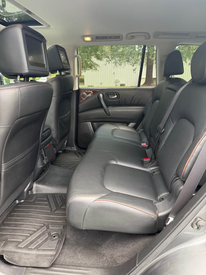 2019 Nissan Armada Platinum photo 11