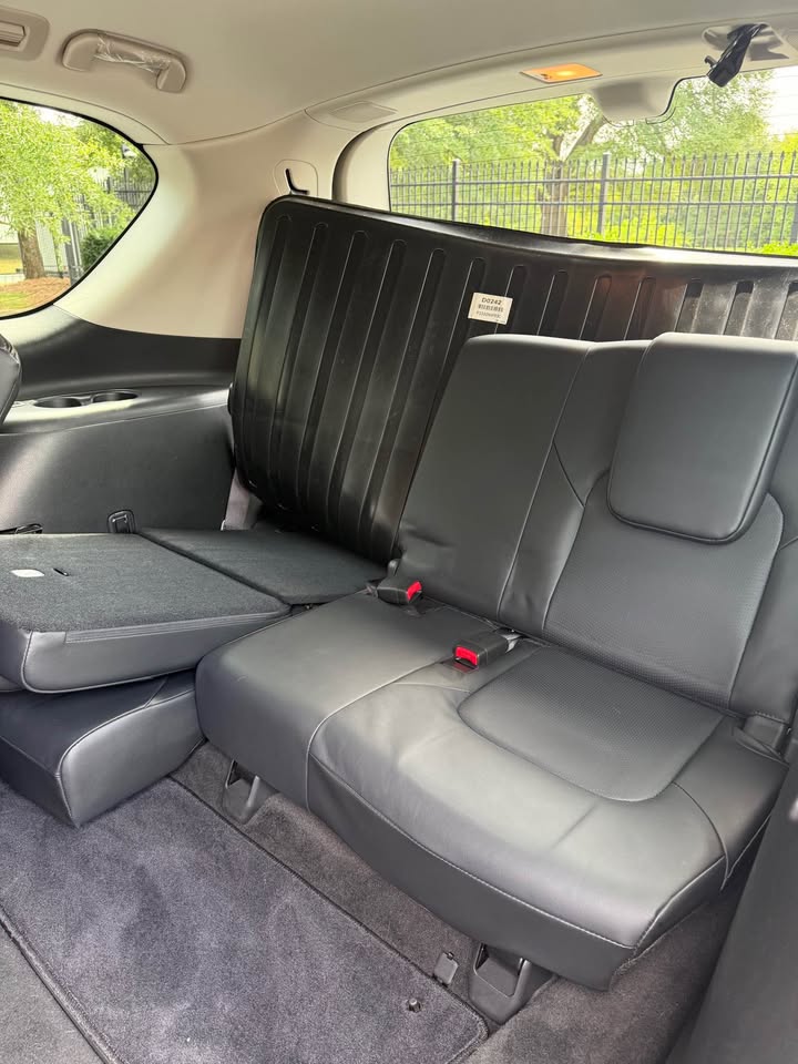 2019 Nissan Armada Platinum photo 12