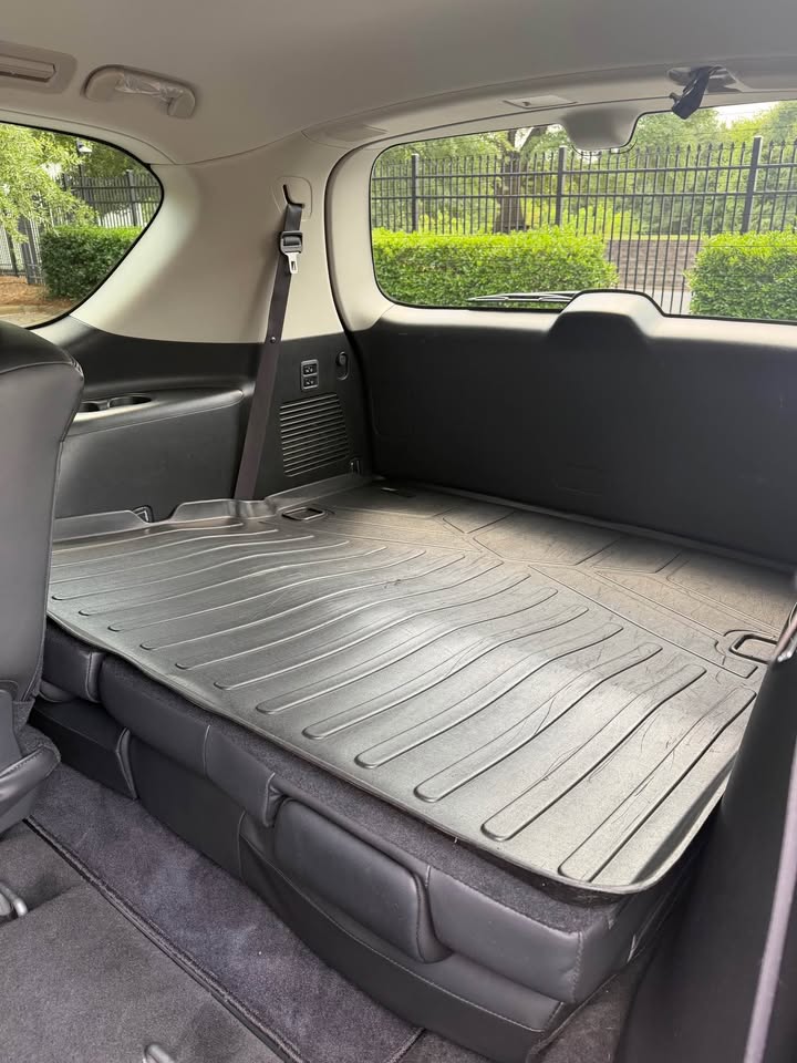 2019 Nissan Armada Platinum photo 13