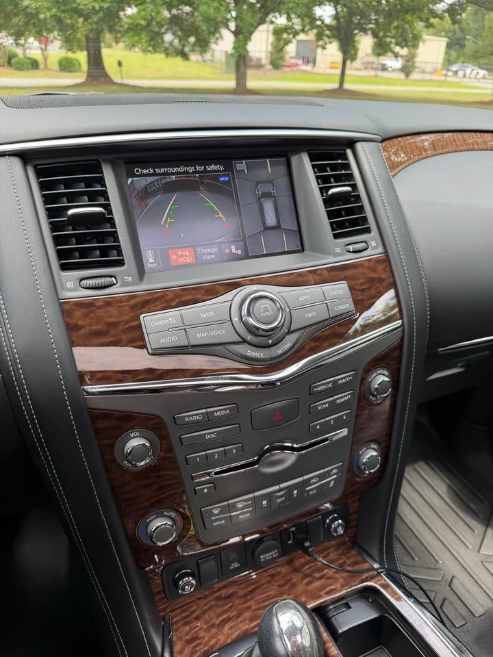 2019 Nissan Armada Platinum photo 16
