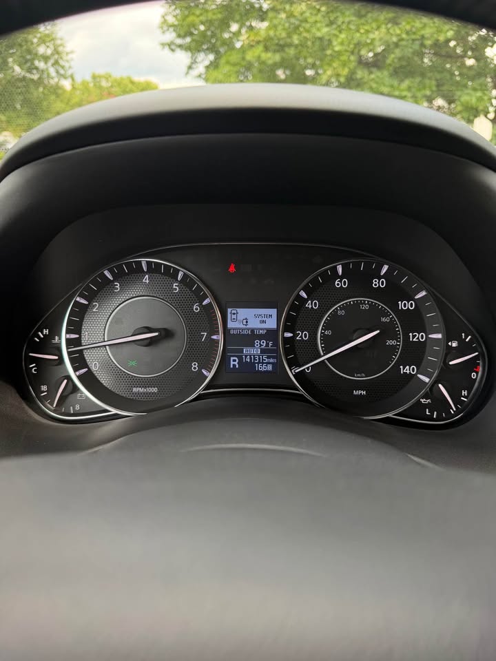 2019 Nissan Armada Platinum photo 17
