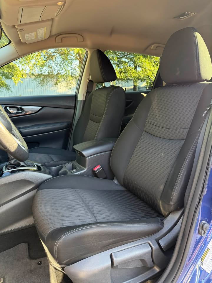 2019 Nissan Rogue S AWD photo 10
