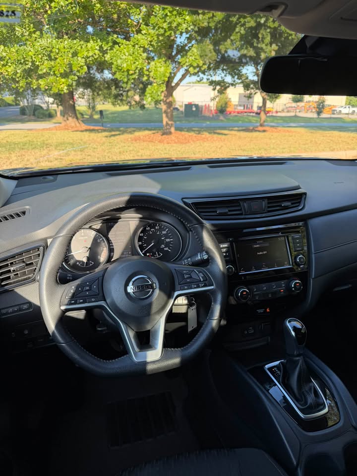 2019 Nissan Rogue S AWD photo 13