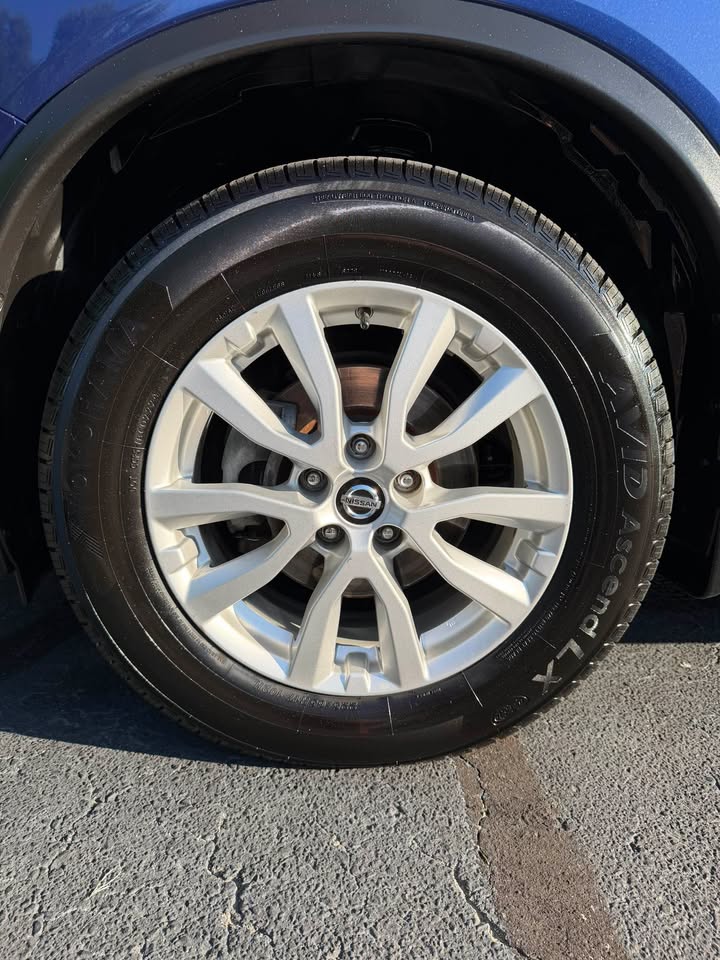 2019 Nissan Rogue S AWD photo 16