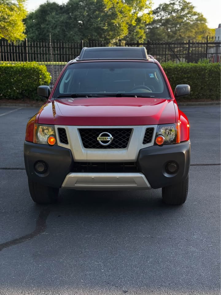 2012 Nissan Xterra X Sport Utility 4D photo 2