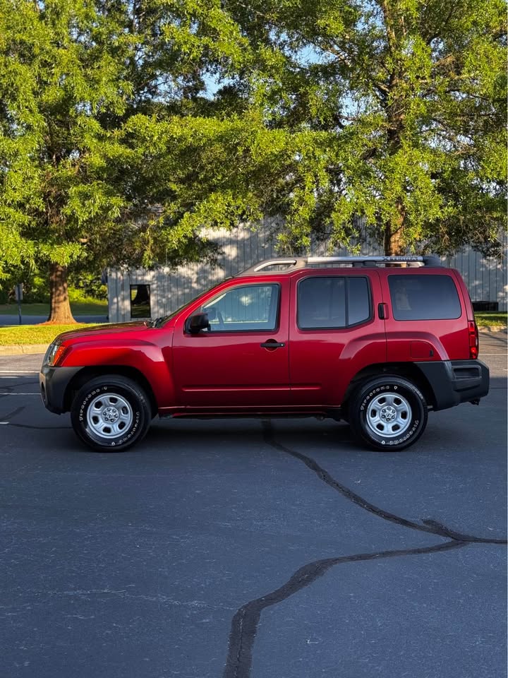 2012 Nissan Xterra X Sport Utility 4D photo 4