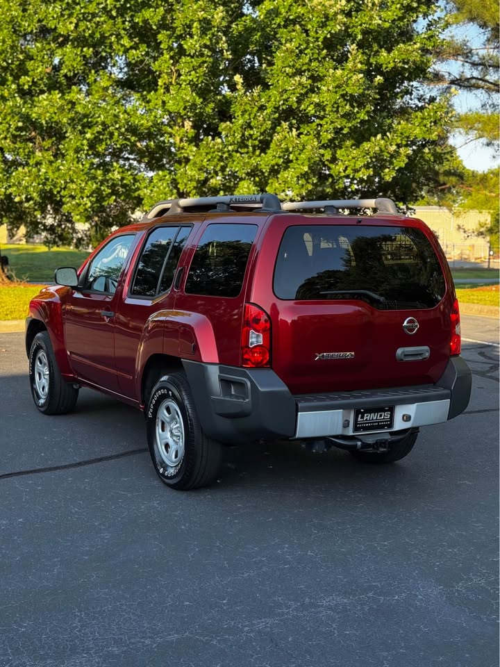 2012 Nissan Xterra X Sport Utility 4D photo 5
