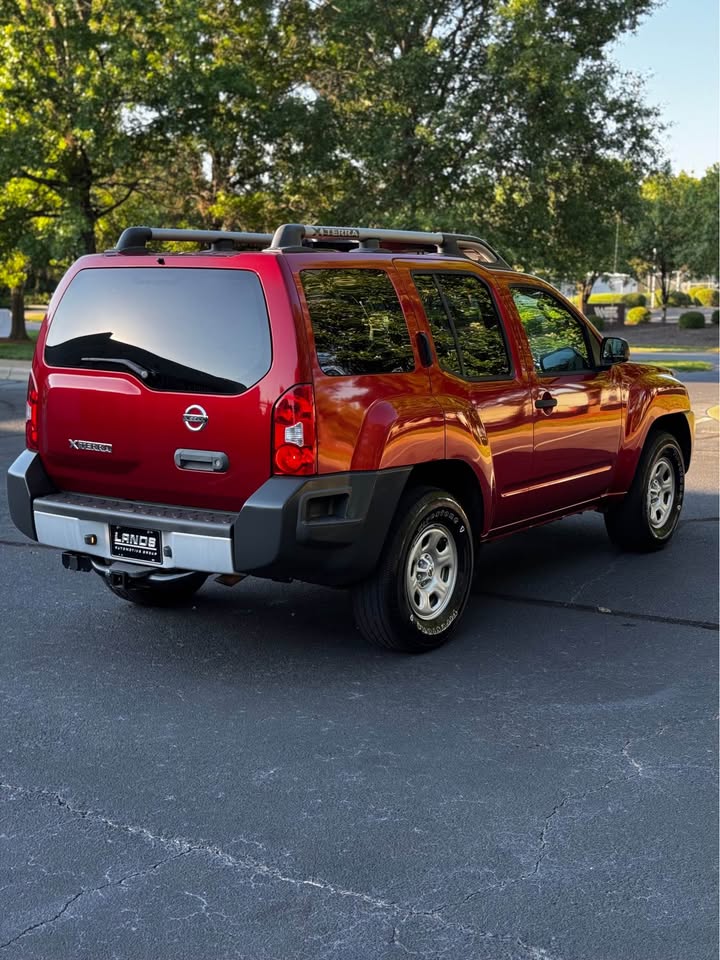 2012 Nissan Xterra X Sport Utility 4D photo 7