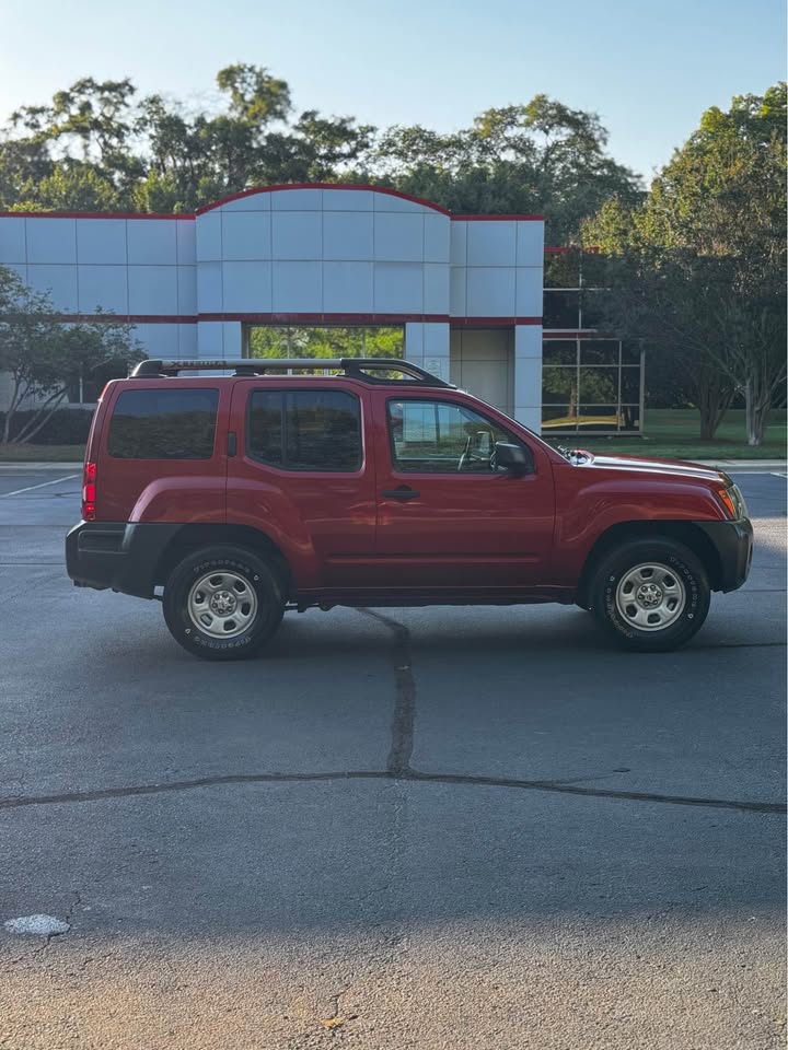 2012 Nissan Xterra X Sport Utility 4D photo 8