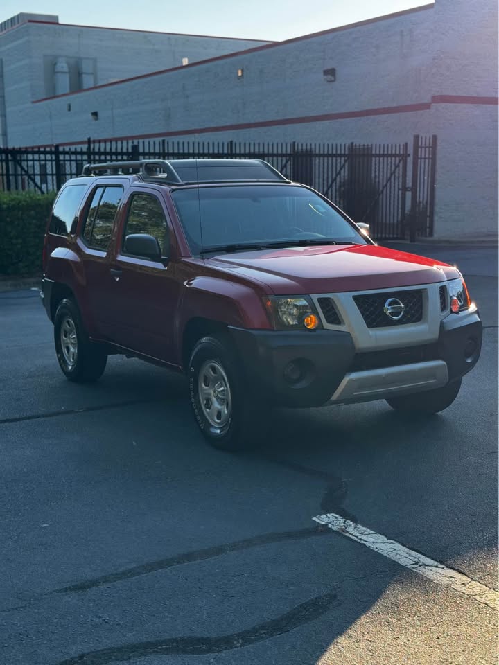2012 Nissan Xterra X Sport Utility 4D photo 9