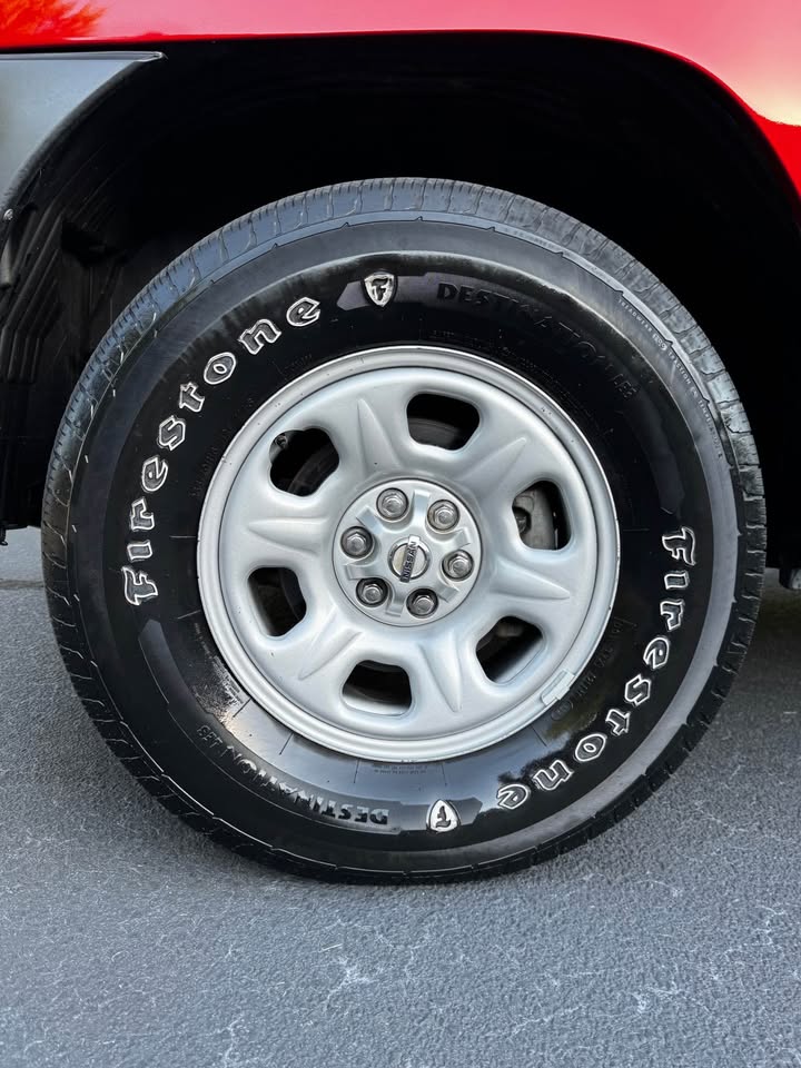 2012 Nissan Xterra X Sport Utility 4D photo 17