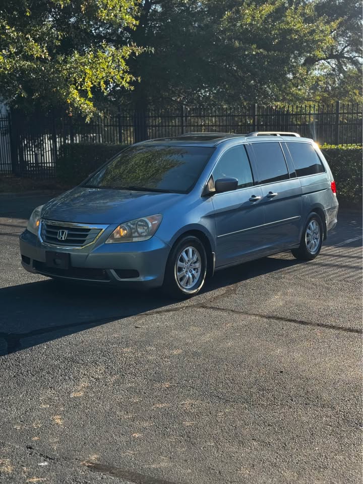 2010 Honda Odyssey photo 3
