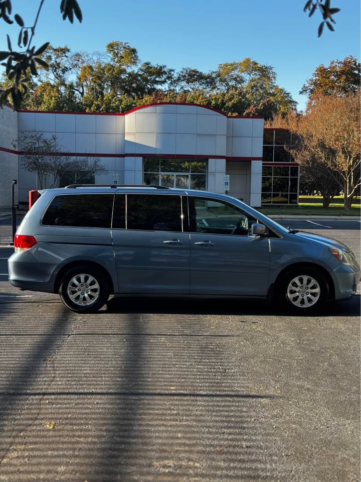 2010 Honda Odyssey photo 8