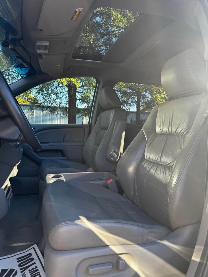 2010 Honda Odyssey photo 11