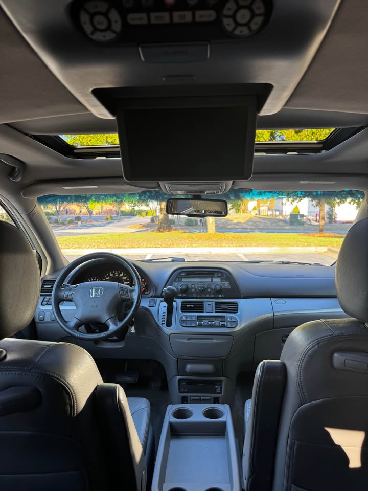 2010 Honda Odyssey photo 14