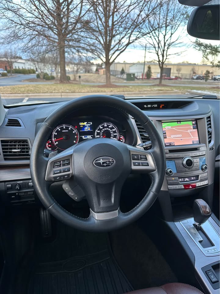 2014 Subaru Outback 3.6R Limited photo 14