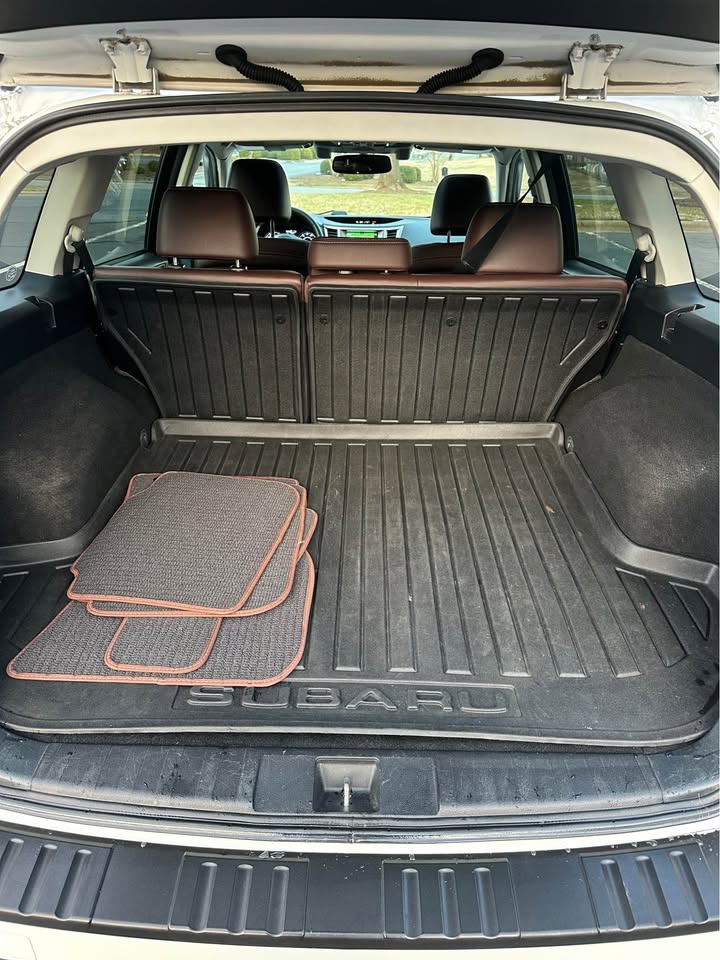 2014 Subaru Outback 3.6R Limited photo 15