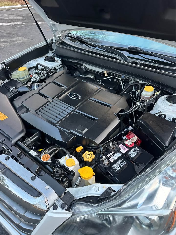 2014 Subaru Outback 3.6R Limited photo 19