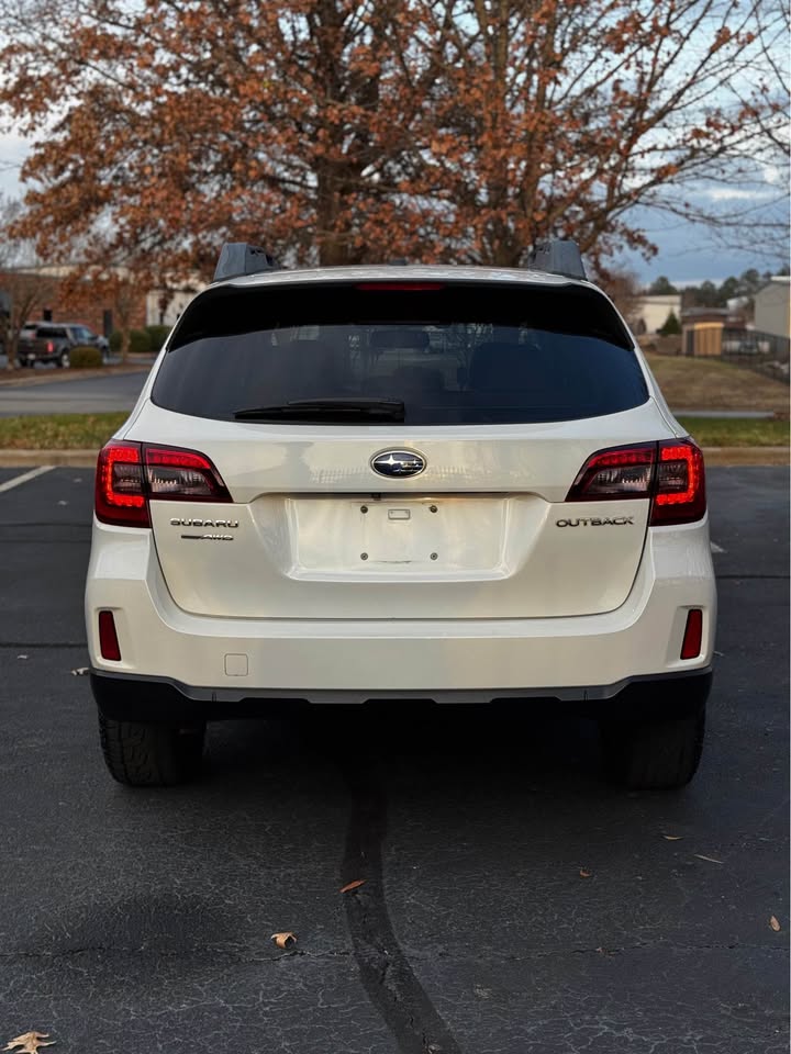 2015 Subaru Outback 2.5i Limited photo 6