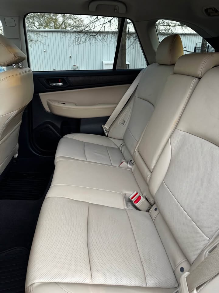 2015 Subaru Outback 2.5i Limited photo 11