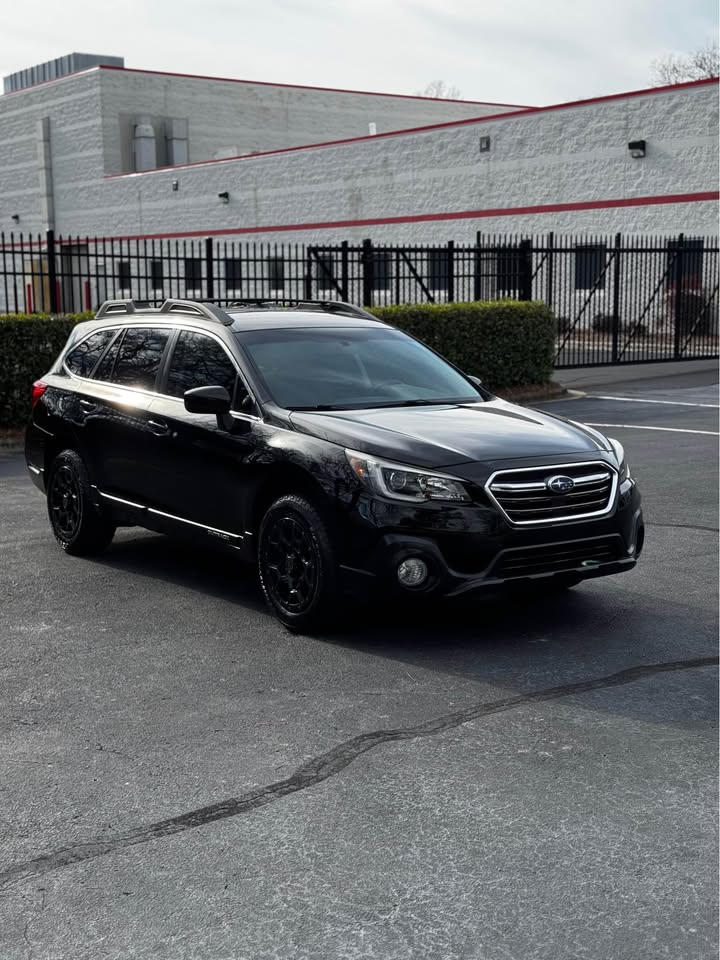 2018 Subaru Outback 2.5i Premium photo 9