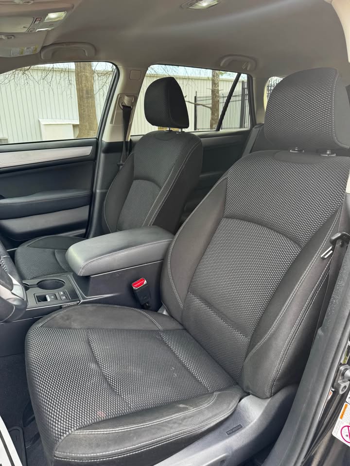 2018 Subaru Outback 2.5i Premium photo 10