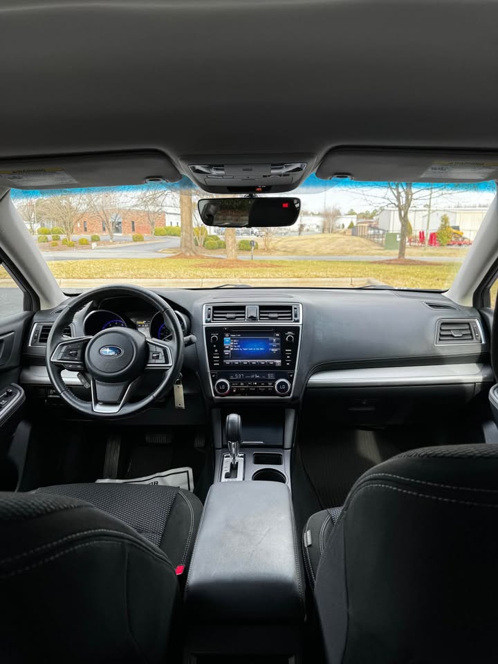 2018 Subaru Outback 2.5i Premium photo 12