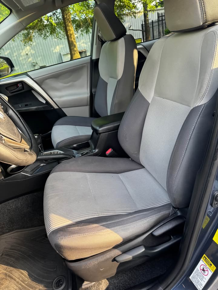 2013 Toyota RAV4 XLE - Front Seats