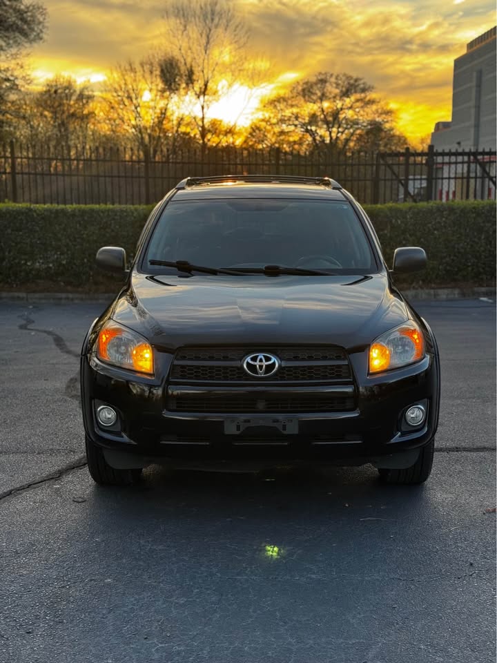 2010 Toyota RAV4 photo 2