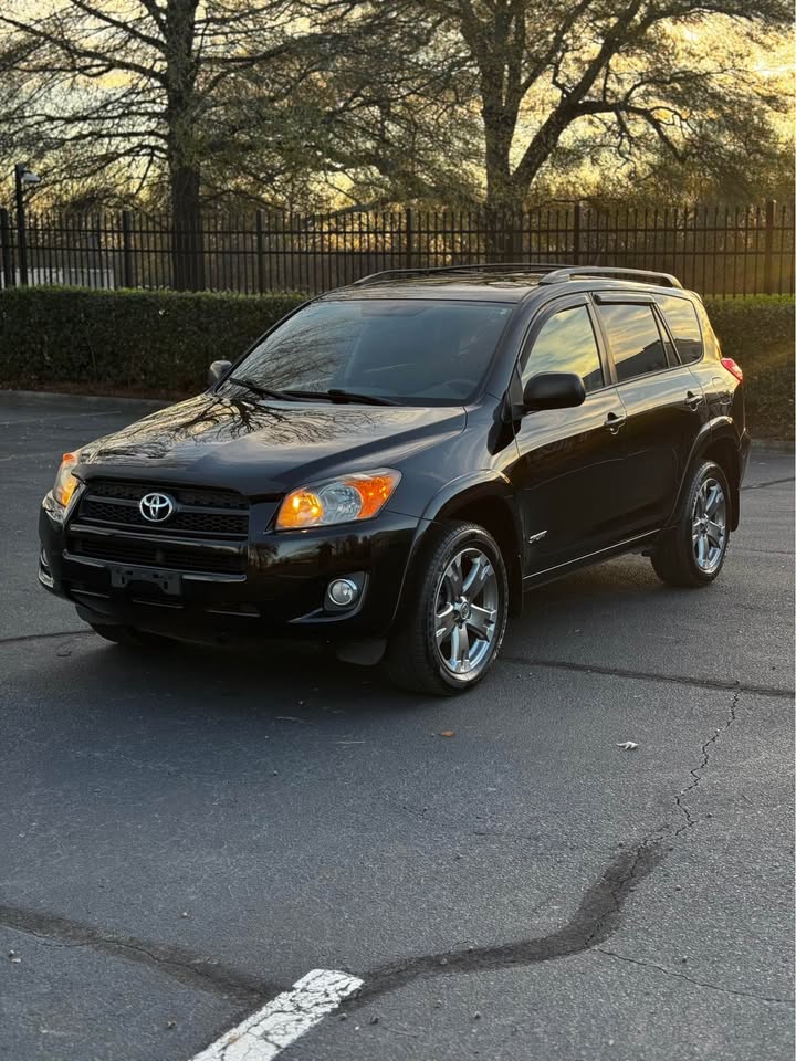 2010 Toyota RAV4 photo 3