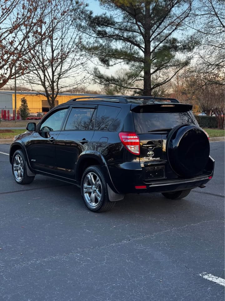 2010 Toyota RAV4 photo 5