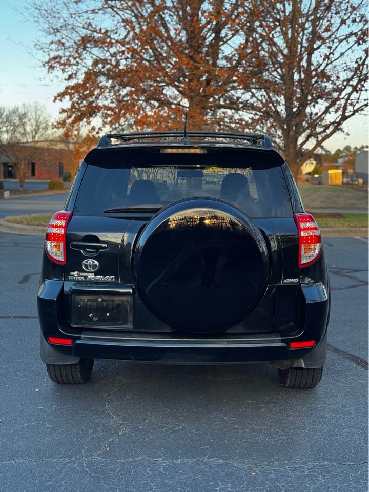 2010 Toyota RAV4 photo 6