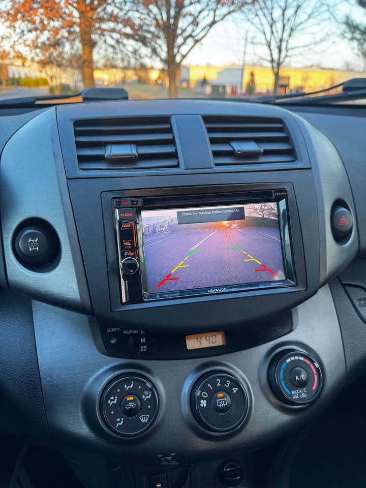 2010 Toyota RAV4 photo 12