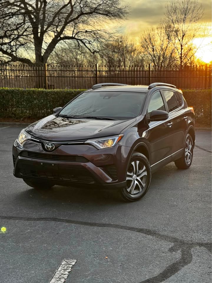 2017 Toyota RAV4 LE Sport Utility 4D