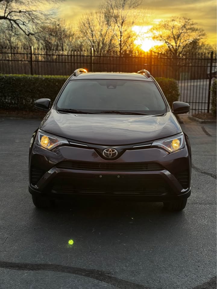 2017 Toyota RAV4 LE photo 2