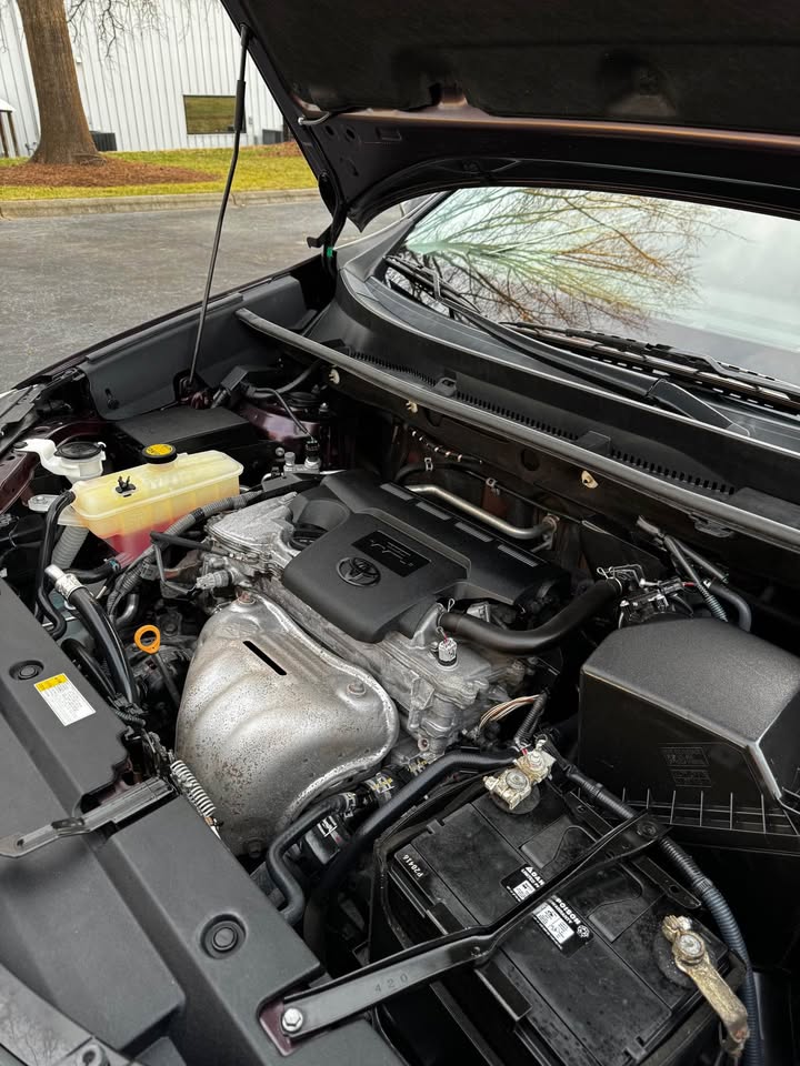 2017 Toyota RAV4 LE photo 19