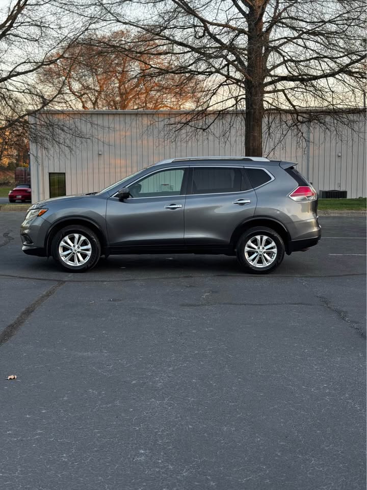 2015 Nissan Rogue SL AWD photo 4