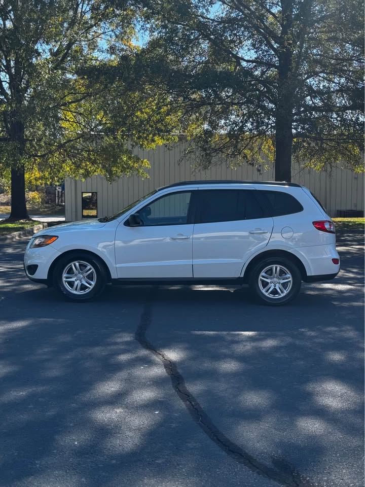 2010 Hyundai Santa Fe photo 3