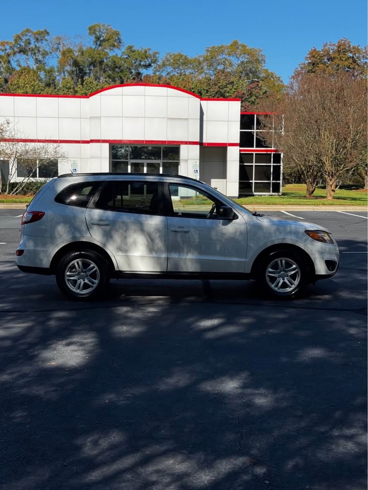 2010 Hyundai Santa Fe photo 7