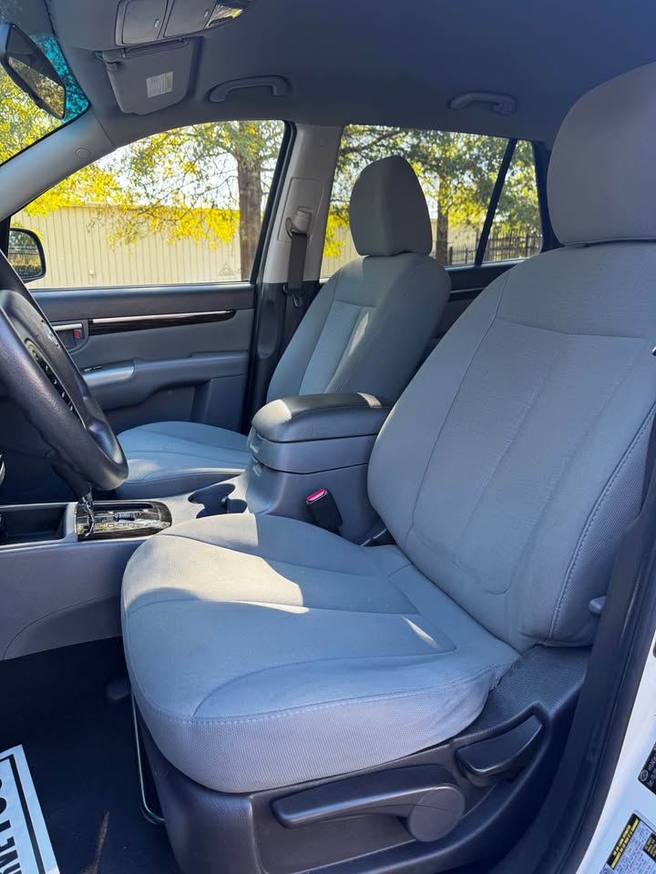 2010 Hyundai Santa Fe photo 9