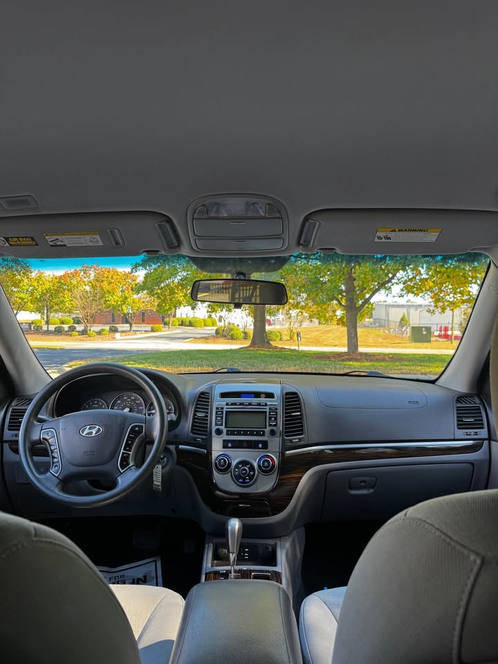 2010 Hyundai Santa Fe photo 12