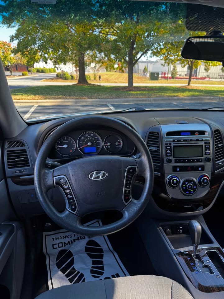 2010 Hyundai Santa Fe photo 13