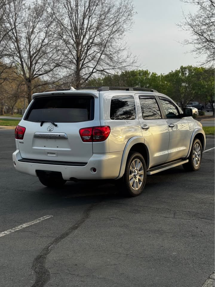 2013 Toyota Sequoia Platinum photo 7