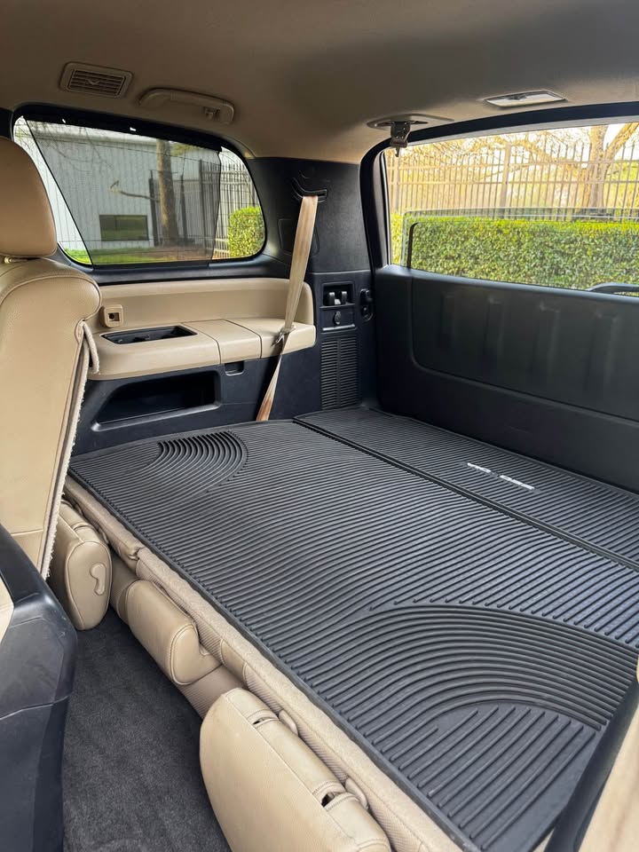 2013 Toyota Sequoia Platinum photo 12