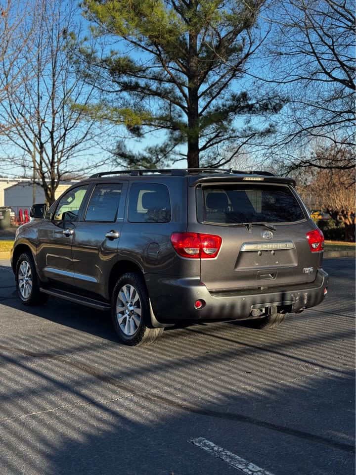 2013 Toyota Sequoia Limited photo 4