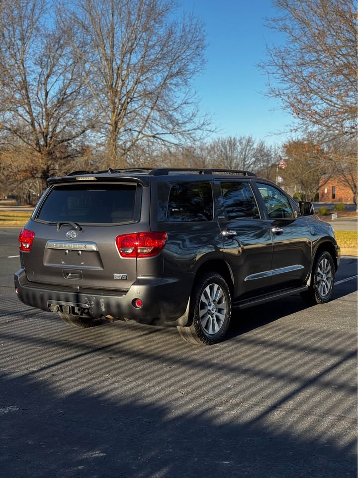 2013 Toyota Sequoia Limited photo 5