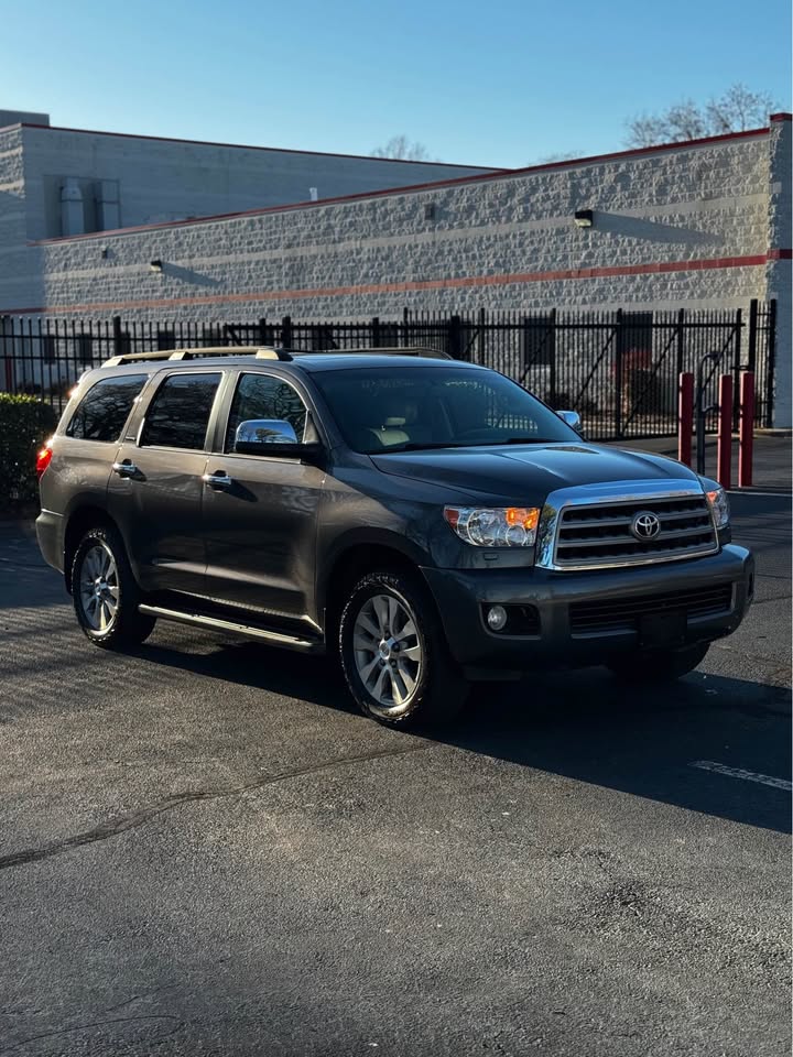 2013 Toyota Sequoia Limited photo 7