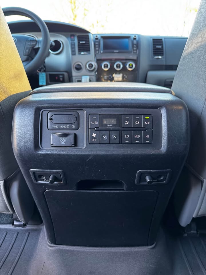 2013 Toyota Sequoia Limited photo 11