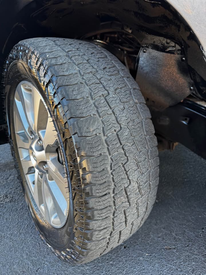 2013 Toyota Sequoia Limited photo 17